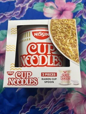 NISSIN Cup Noodles Ramen Bundle - White & Red